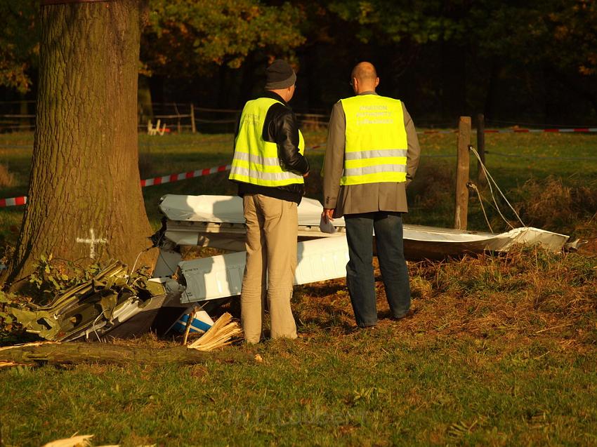 Kleinflugzeug abgestuerzt Sankt Augustin Meindorf P115.JPG